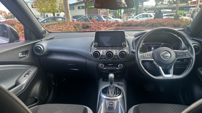 Nissan Juke 1.0 DiG-T 114 N-Connecta 5dr DCT Petrol Hatchback